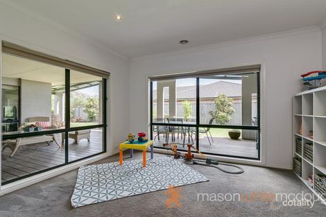 Property photo of 12 Braford Drive Doreen VIC 3754