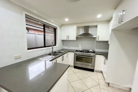 Property photo of 40 Kenyon Crescent Doonside NSW 2767