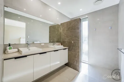 Property photo of 101 Queen Parade Wannanup WA 6210