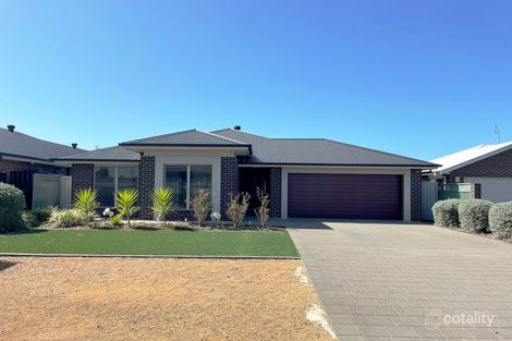 Property photo of 8 Waterfall Crescent Dubbo NSW 2830