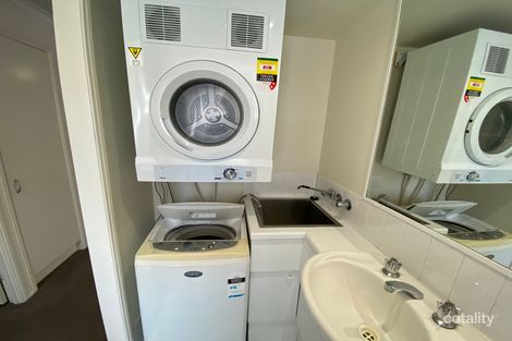 Property photo of 13/15 Clarence Road Indooroopilly QLD 4068