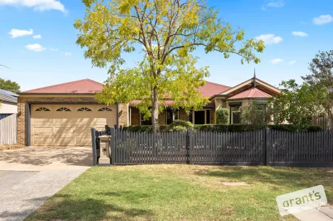 Property photo of 5 Clocktower Court Berwick VIC 3806