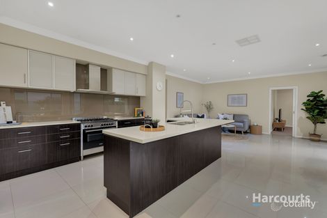 Property photo of 24 Rutherglen Way Caroline Springs VIC 3023