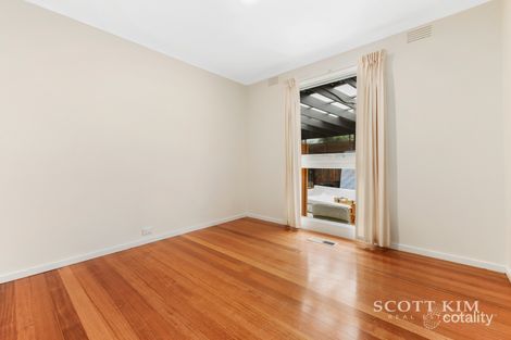 Property photo of 1 Kirkwall Court Glen Waverley VIC 3150