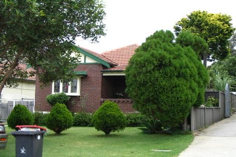 32 Henry St, Punchbowl, NSW 2196