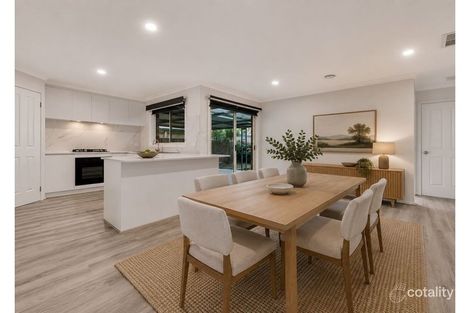 Property photo of 32 Lincolne Crescent Roxburgh Park VIC 3064