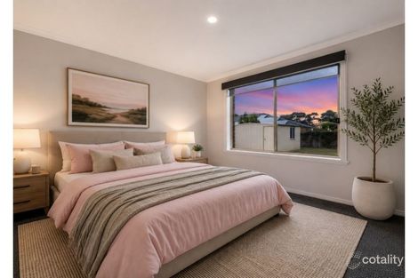 Property photo of 32 Lincolne Crescent Roxburgh Park VIC 3064
