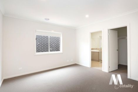Property photo of 64 Barkers Crescent Mickleham VIC 3064