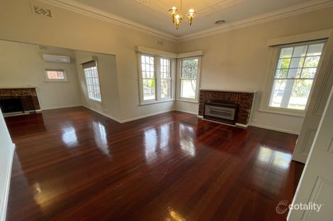 Property photo of 17 Wickham Grove Strathmore VIC 3041