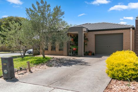 Property photo of 40 Valencia Circuit Cranbourne VIC 3977