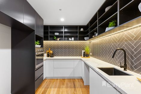 Property photo of 99-101 Corriedale Crescent Park Orchards VIC 3114