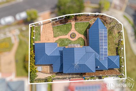 Property photo of 1 Jetty Walk Forest Lake QLD 4078