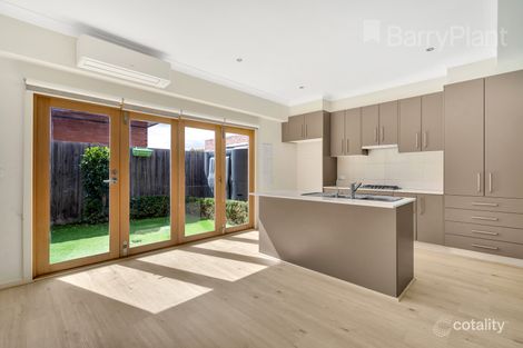 Property photo of 2/18 Darebin Boulevard Reservoir VIC 3073