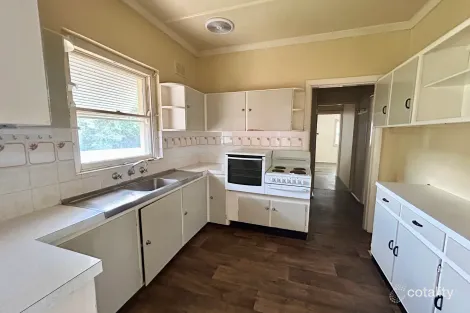 Property photo of 60 Brock Street Young NSW 2594