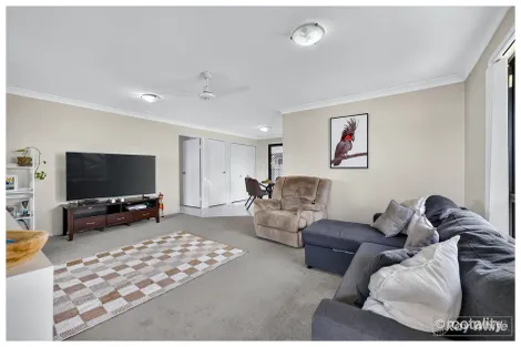 Property photo of 3 Jomarant Place Kawana QLD 4701