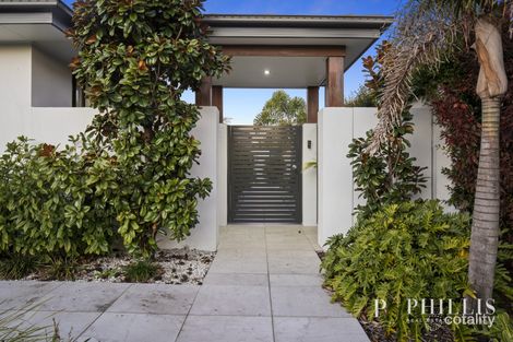 Property photo of 2225 Glengallon Way Hope Island QLD 4212