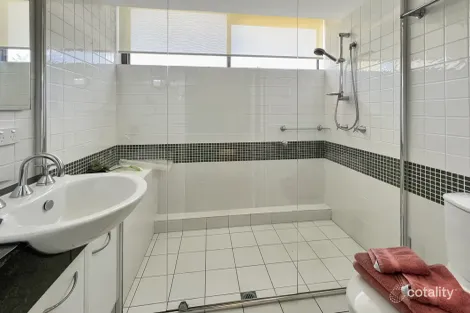 Property photo of 6/22 Armrick Avenue Broadbeach QLD 4218