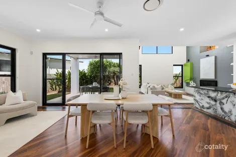 Property photo of 86 Linacre Crescent Carindale QLD 4152