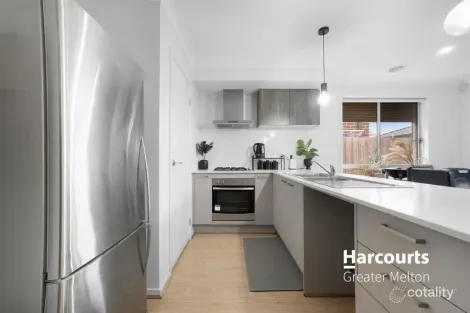 Property photo of 5 Bigarade Way Tarneit VIC 3029