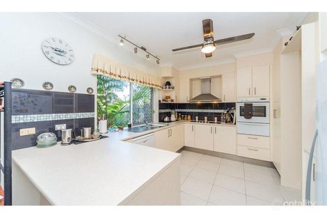 Property photo of 13 Kel Nagle Court Parkwood QLD 4214