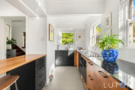 140 Strickland Cres, Deakin, ACT 2600