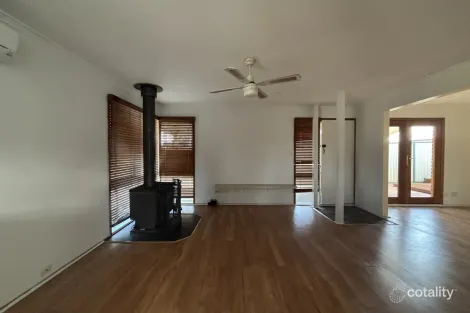 Property photo of 1/5 Sanderling Street Werribee VIC 3030