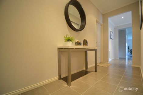 Property photo of 11 Highbury Circuit Craigieburn VIC 3064