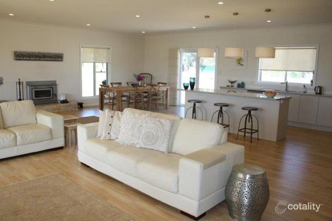 Property photo of 36 Robert Hoddle Grove Bombira NSW 2850