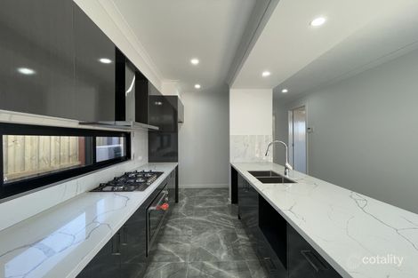 16 Stonneyburn Rd, Thornhill Park, VIC 3335