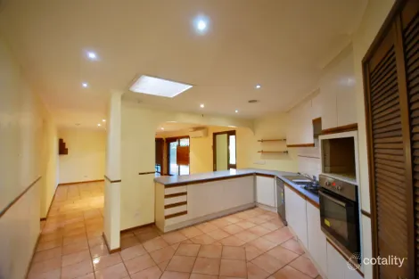 Property photo of 18 Firetail Court Carrum Downs VIC 3201