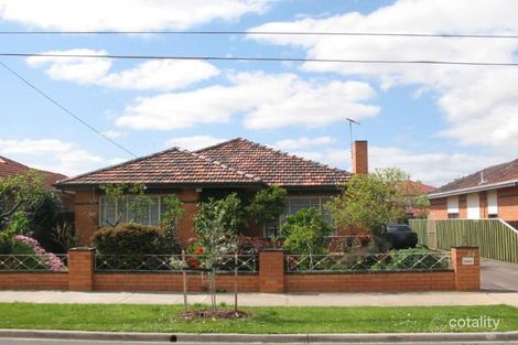 24 Lake St, Avondale Heights, VIC 3034