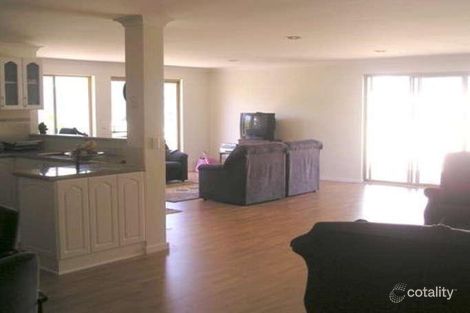 Property photo of 4 Graphic Court Beldon WA 6027