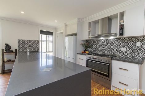 Property photo of 5 Hovea Court Dubbo NSW 2830