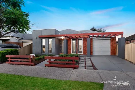 4 Beckett Cres, Caroline Springs, VIC 3023