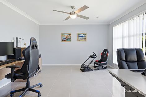 Property photo of 63 Caroval Drive Rural View QLD 4740