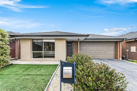 Property photo of 36 Carlyle Crescent Clyde North VIC 3978