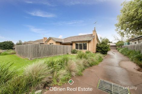 28 Henty St, Pakenham, VIC 3810