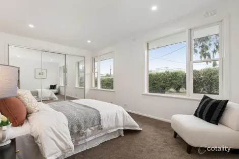 Property photo of 82 Whittens Lane Doncaster VIC 3108