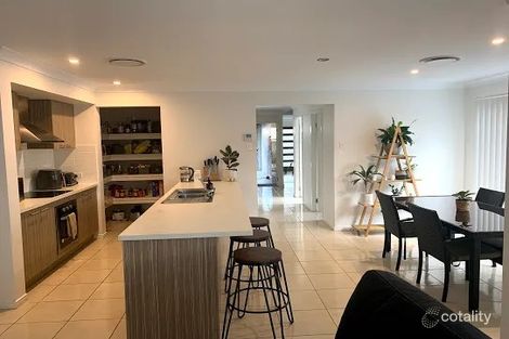 2 Stillwater Ct, Hope Island, QLD 4212