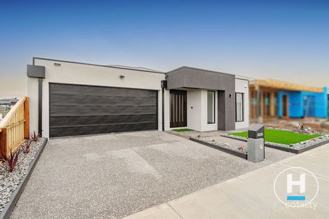 Property photo of 14 Frangipani Way Mickleham VIC 3064