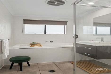 Property photo of 6 Freesia Way Hamlyn Terrace NSW 2259
