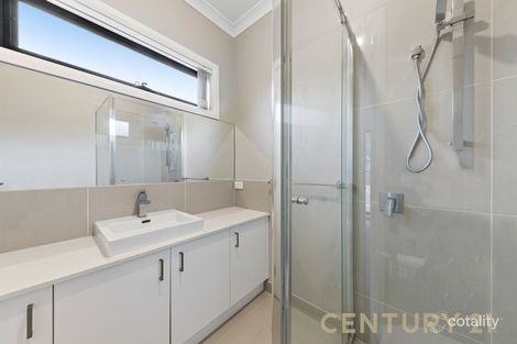 Property photo of 33 Thwaites Road Pakenham VIC 3810
