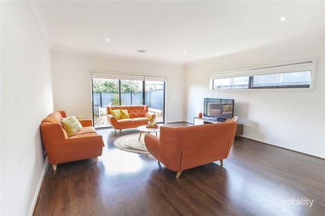 Property photo of 22 Viewside Crescent Craigieburn VIC 3064