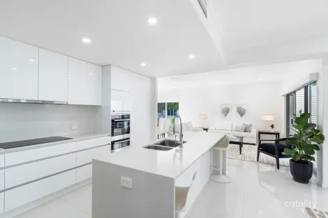 Property photo of 112/8 Spinnaker Drive Sandstone Point QLD 4511