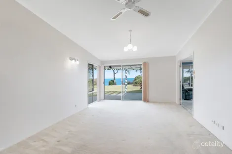 Property photo of 4 Howard Court Sandstone Point QLD 4511