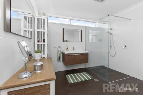 Property photo of 9 Rowe Street Lake Albert NSW 2650
