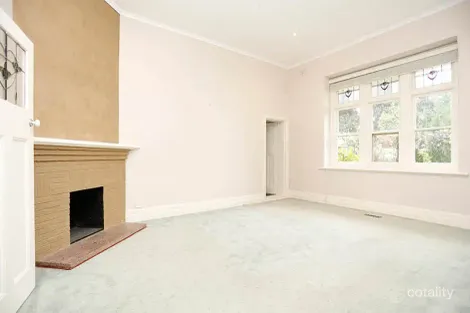 Property photo of 1A Kiora Street Essendon VIC 3040