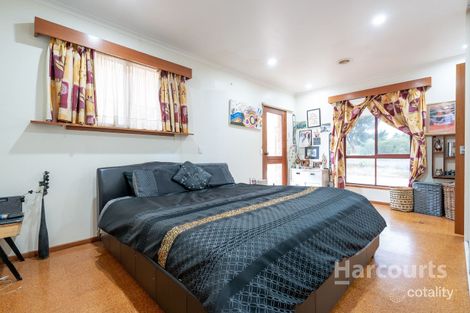 Property photo of 2/11 The Welkin Trail Kurunjang VIC 3337