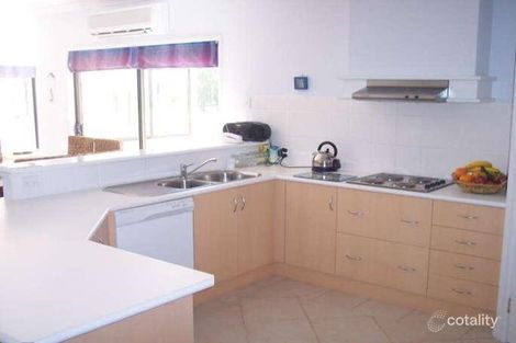 Property photo of 6 Ginganup Road Summerland Point NSW 2259