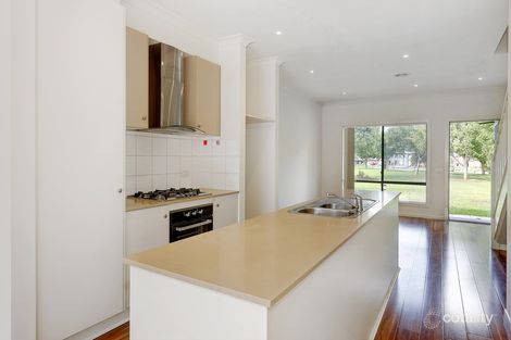 Property photo of 8 Andover Lane Craigieburn VIC 3064